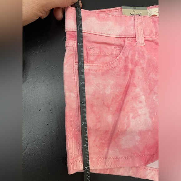 2/$30 Levi’s pink jean shorts girls size 4 or size 5 NWT - Picture 7 of 13